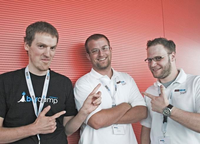 Jonathan Wage (Mitte) stand t3n-CTO Martin Herr (links) und Symfony-Day-Initiator Dennis Benkert in Köln Rede und Antwort. Jonathan Wage (Mitte) stand t3n-CTO Martin Herr (links) und Symfony-Day-Initiator Dennis Benkert in Köln Rede und Antwort.