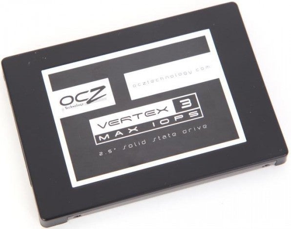 OCZs Vertex 3: Sehr schnell bei komprimierbaren Daten, mit neuem SATA-6G-Interface.