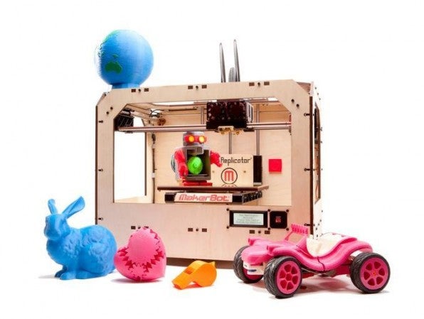 Der MakerBot Replicator ist das jüngste Modell aus dem Hause MakerBot Industries, wird fertig zusammengebaut geliefert und ist ab rund 1350 Euro zu haben.