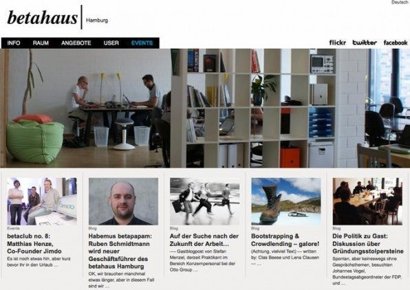 Im betahaus, einem Coworking Space in Hamburg, arbeiten sowohl Freelancer als auch Angestellte zusammen im Großraumbüro. Im betahaus, einem Coworking Space in Hamburg, arbeiten sowohl Freelancer als auch Angestellte zusammen im Großraumbüro.