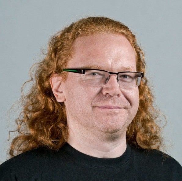 Christian Heilmann ist Prinicpal Evangelist bei Mozilla und sagt Firefox OS aufgrund des Einsatzes offener Webstandards eine rosige Zukunft voraus: „Die Idee ist es, das Web in einer offenen, freien und erschwinglichen Art und Weise auf Handys zu bringen.“