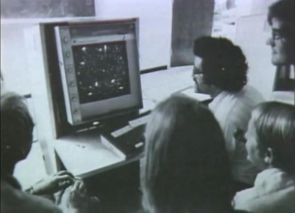 Die Technik-Faszination der frühen Hacker führte zu ersten Programmen (Screenshot aus der Dokumentation Hackers: Wizards of the Electronic Age, YouTube)