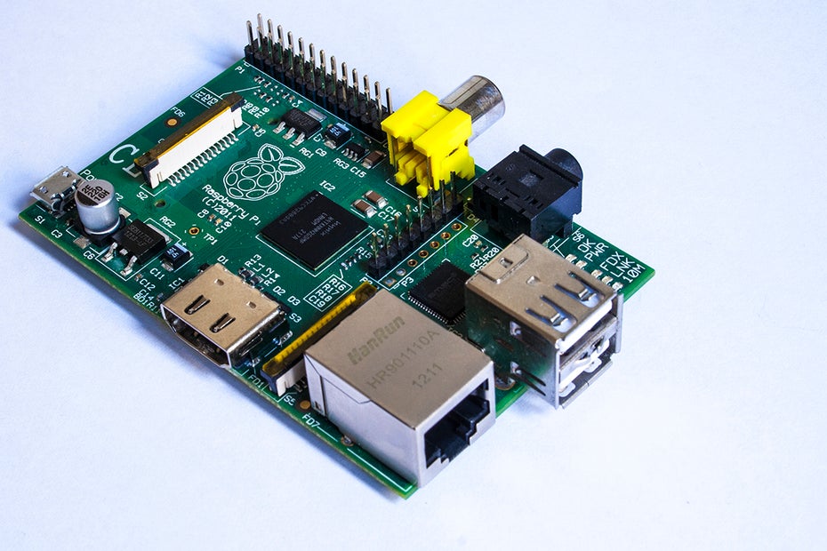 Die Grundkomponente aller Projekte: der Raspberry Pi – nicht größer als eine Scheckkarte, kostenkünstig, energiesparend. (Foto: Mark Ramsay / Flickr)