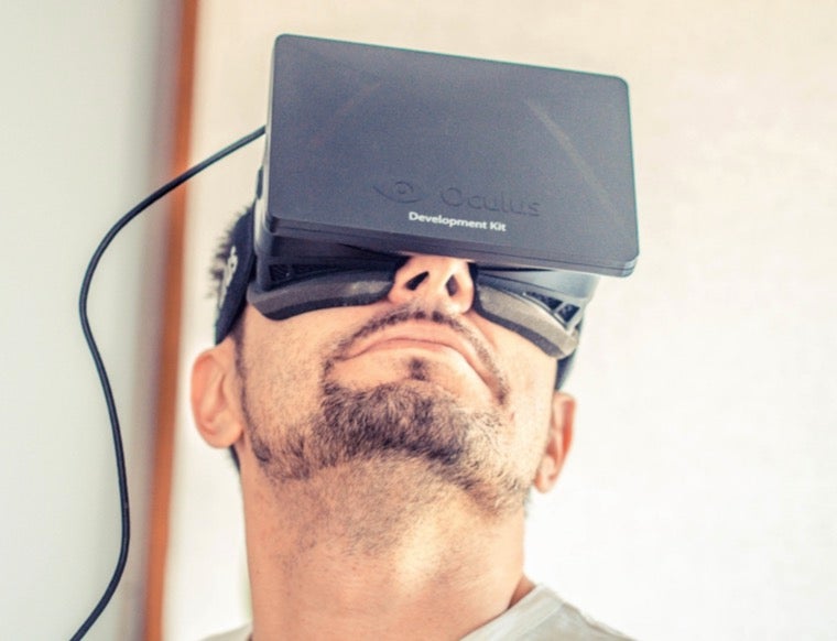 Bevorzugt die 3D-Brille Oculus Rift per Design das männliche Gehirn? Die Forscherin Danah Boyd hat diese Frage aufgeworfen. (Foto: Sergey Galyonkin, Fickr)
