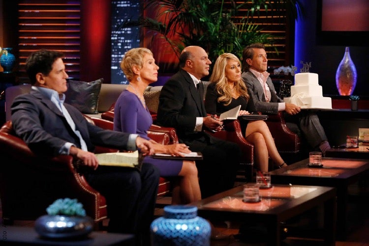 In der US-Show „Shark Tank“ pitchen Gründer ihre Idee vor erfahrenen Unternehmern. Auch das deutsche Format „Die Höhle der Löwen“ erfreute sich großer Beliebtheit. Potenzial für ein angeschlossenes Echtzeit-Crowdfunding? (Foto: ABC.com)