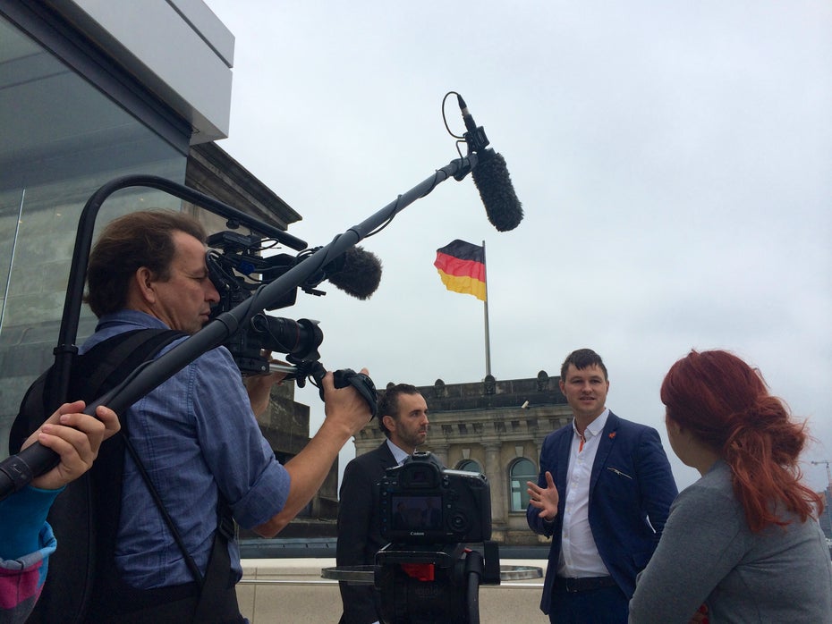 Über die Grenzen der lokalen Startup-Community hinaus bekannt: Jan Beckers im Fernseh-Gespräch mit dem netzpolitischen Sprecher der CDU.