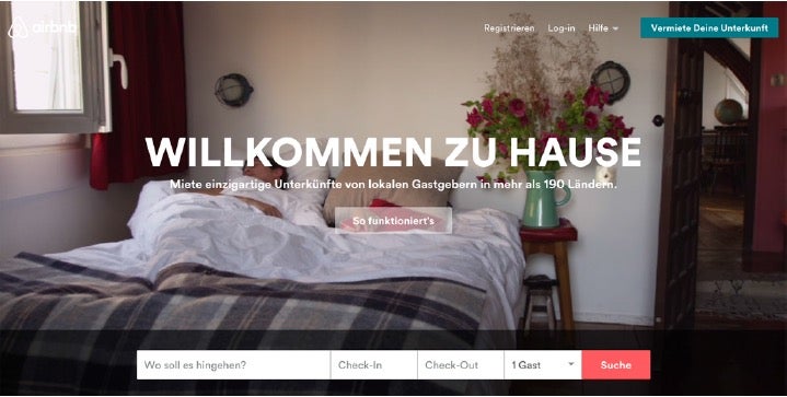 Bringt Airbnb ein neues Zeitalter der Unterkunft? Der Dienst kratzt jedenfalls ordentlich an dem Geschäftsmodell der Hotelindustrie. Bestes Beispiel: Allein an Silvester 2014/2015 haben über eine halbe Million Menschen in Airbnb-Unterkünften übernachtet. (Screenshot: airbnb.de)