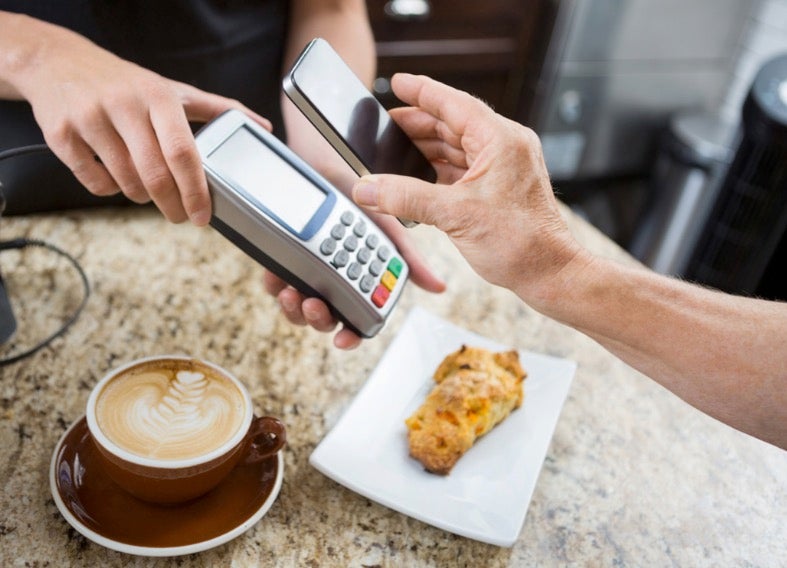 Die Hoffnungen der Payment-Branche ruhen im Moment auf Apple Pay – das neue Zahlungsverfahren soll Mobile Payment zum Durchbruch verhelfen. (Foto: Tyler Olson/Shutterstock.com)