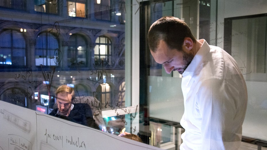 Mit Process Mining Unternehmensprozesse digital analysieren: Schaltzentrale für Daten Mit Process Mining Unternehmensprozesse digital analysieren: Schaltzentrale für Daten