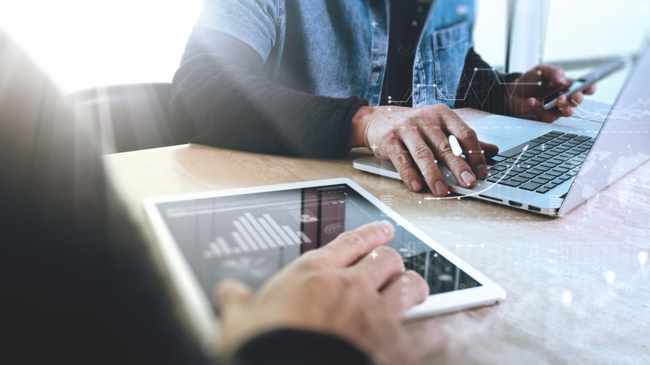 Die Unternehmenskultur auf stetigen Wandel ausrichten: Innovate! Change! Disrupt! Repeat! Die Unternehmenskultur auf stetigen Wandel ausrichten: Innovate! Change! Disrupt! Repeat!