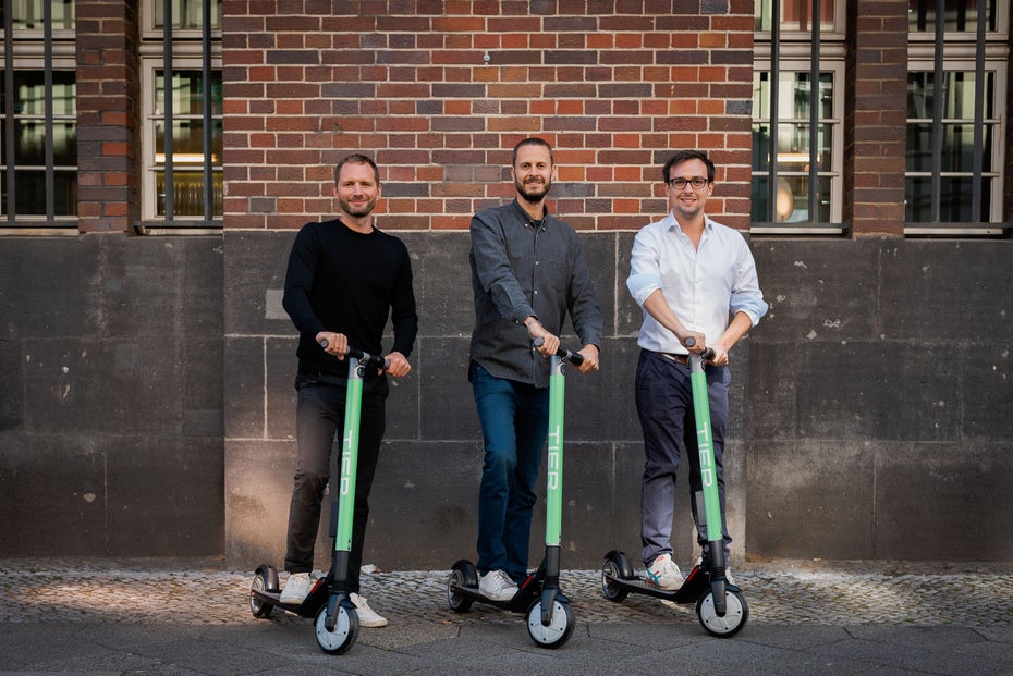 Das Gründerteam von Tier: Lawrence Leuschner, Julian Blessin und ­Matthias Laug. Die Szeneköpfe planen ein europaweites Verleihsystem für E-Tretroller. (Fotos: Tier Mobility)