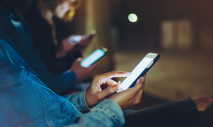 Generation Newsfeed: Wie groß ist die Schuld von Facebook an der Polarisierung wirklich?