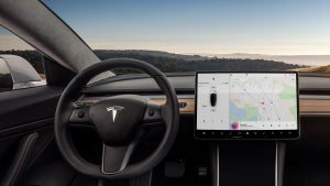 Software eats Spaltmaße: Was Autokäufern wichtig ist – und warum Tesla liefert