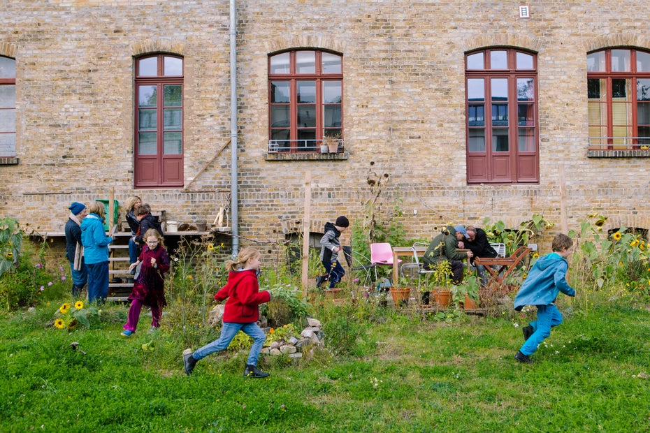 Einer der Vorteile des Landlebens: Kinder können sich frei bewegen. In Städten ist das nur bedingt möglich. (Foto: Ole Witt)