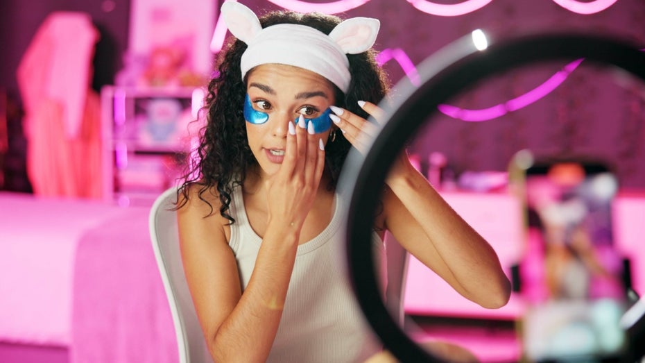 (Abbildung: ParinPix / Shutterstock) Werberecht: Rechtssichere Influencer-Kampagnen planen – damit es nicht nach hinten losgeht