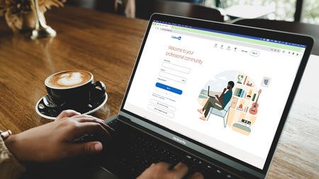 Linkedin geschickt bespielen: Mit diesen KI-Prompts verbesserst du Profil und Inhalte