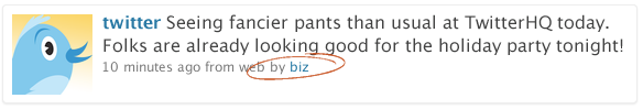 tweet Das Feature Contributors fügt den Autorennamen in die Byline unter dem Tweet ein.