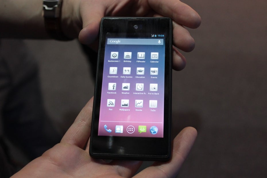 yotaphone-android-e-ink-display-IMG_6412