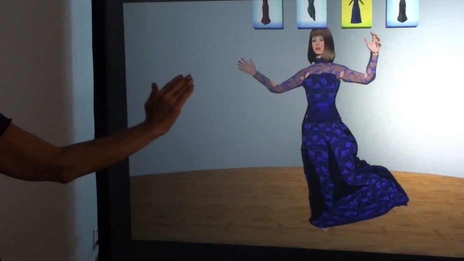Virtuelle Umkleidekabine: Klamotten mit 3D-Tracking im Intel Magic Mirror anprobieren Virtuelle Umkleidekabine: Klamotten mit 3D-Tracking im Intel Magic Mirror anprobieren