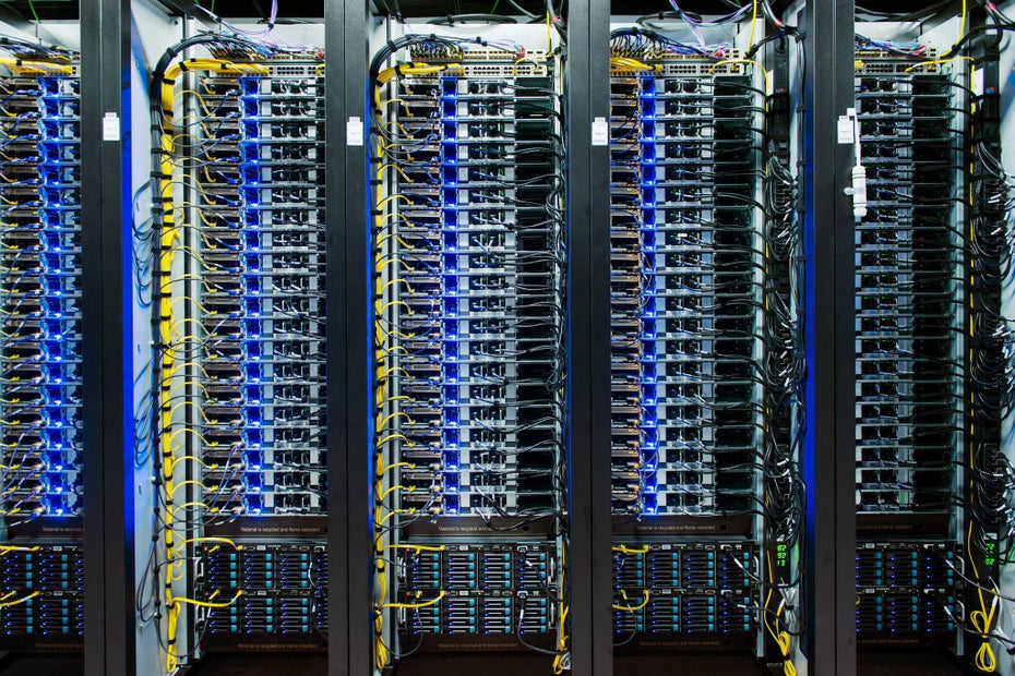 Eines von Dutzenden Server-Racks im neuen Facebook-Rechenzentrum in Luleå, Schweden.