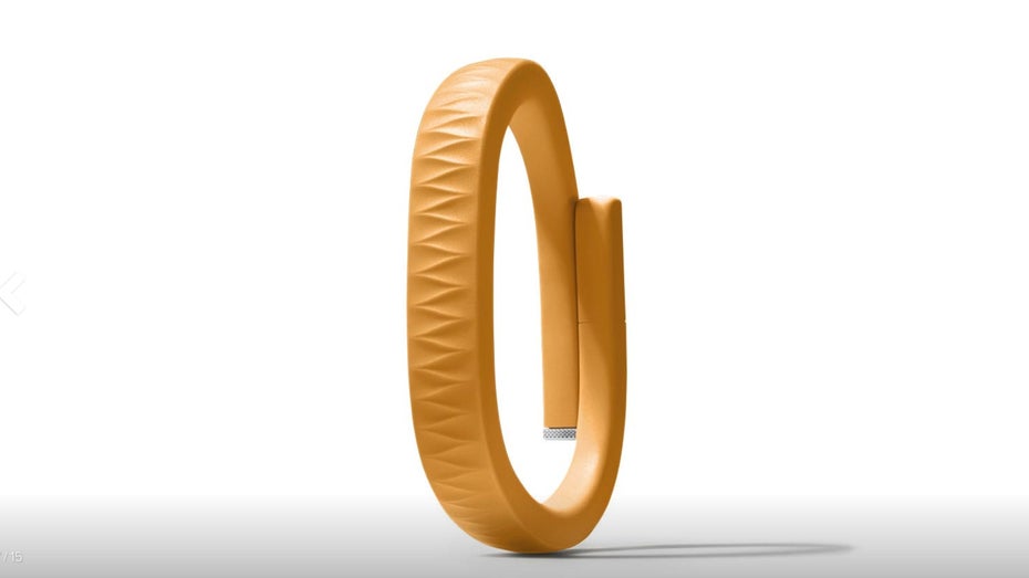 Bedient wird das Jawbone UP über den kleinen, flachen Button am Ende des Armbands. (Foto: Jawbone)