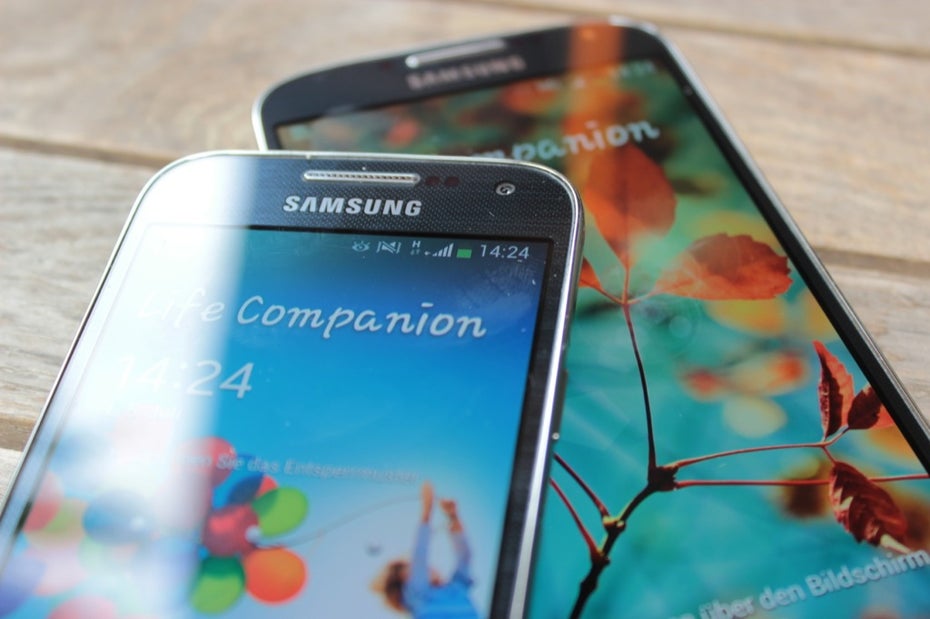 samsung-Galaxy-S4-mini-vs-samsung-galaxy-s4-6983