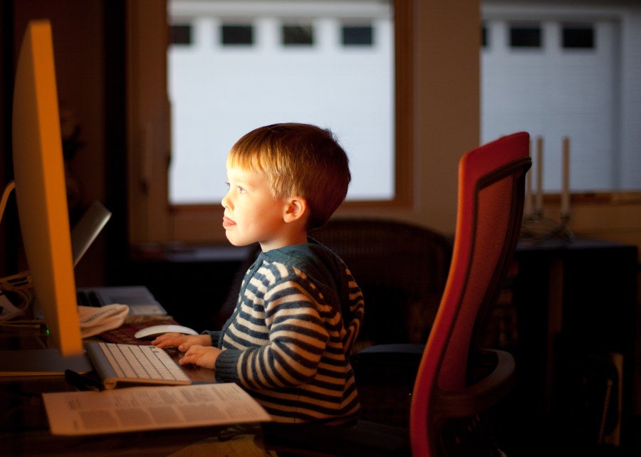 Es gibt mittlerweile viele Tools um Kindern zum Programmieren zu bringen. (Bild: Lars Plougmann / Flickr Lizenz: CC BY-SA 2.0) 