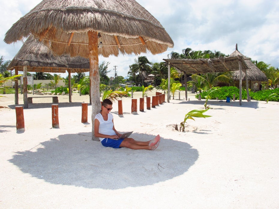 Arbeiten am Strand? Eine Herausforderung. (Foto: privat)