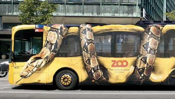 Guerilla-Marketing kann kräftige Argumente haben, wie diese Werbung des Kopenhagener Zoos zeigt.

Agentur: Bates Y&R

(Bild: adeevee.com)