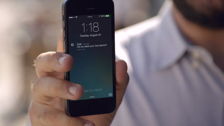 Coin ist via Bluetooth-LE mit dem Smartphone verbunden und sendet eine Notification, wenn die Karte sich zu weit vom Smartphone entfernt. (Screenshot: onlycoin.com)