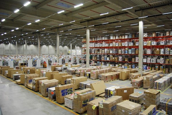 Amazon-Streik: Bis voraussichtlich Mittwoch wollen rund 1.800 Beschäftigte an drei deutschen Standorten gleichzeitig ihre Arbeit niederlegen.