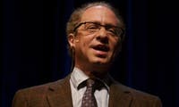 8 Zukunftsthesen von Ray Kurzweil: Ewige Jugend, selbstfahrende Autos und 100 Prozent Solarenergie