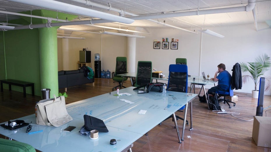 Buffer-Mitarbeiter können prinzipiell arbeiten wo sie möchten. Das Büro ist eher ein Coworking-Space als ein täglicher Treffpunkt. (Foto: Moritz Stückler)