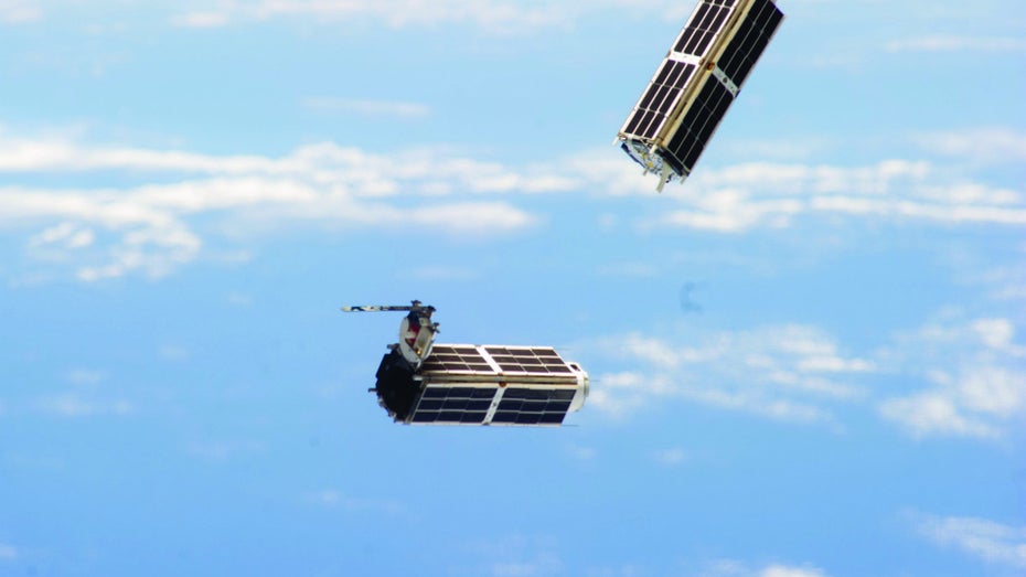 „Durchbruch für Satellitenbetreiber“: Startup will mit Elektroantrieb Weltraumschrott reduzieren