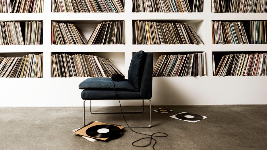 Schallplatten kann man riechen und fühlen. (Foto: © stevecoleimages – iStock.com) Der Spotify-Effekt: Wieso ich meine 100 GB große MP3-Sammlung vermissen werde