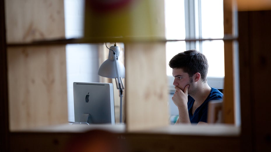 „Zu Hause versauert man einfach recht schnell“ – Die Vor- und Nachteile des Coworkings „Zu Hause versauert man einfach recht schnell“ – Die Vor- und Nachteile des Coworkings