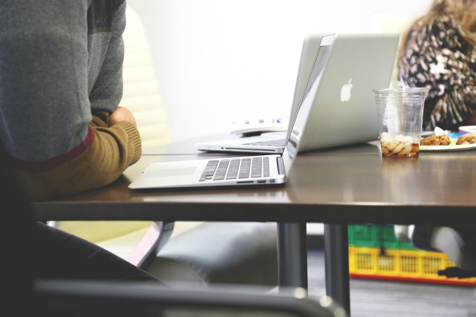 Freelancer sind eine viel bessere Lösung als Agenturen. (Quelle: Startupstockphotos)