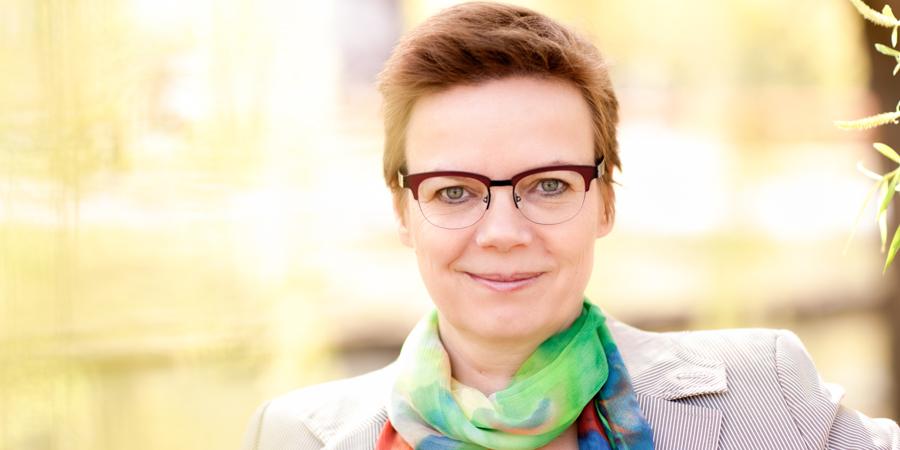 Meike Leopold hofft auf „relevante Inhalte anstatt Marketingblubb à la ‚konsequenter Prozessoptimierung zur konsequenten Effizienzsteigerung‘“.