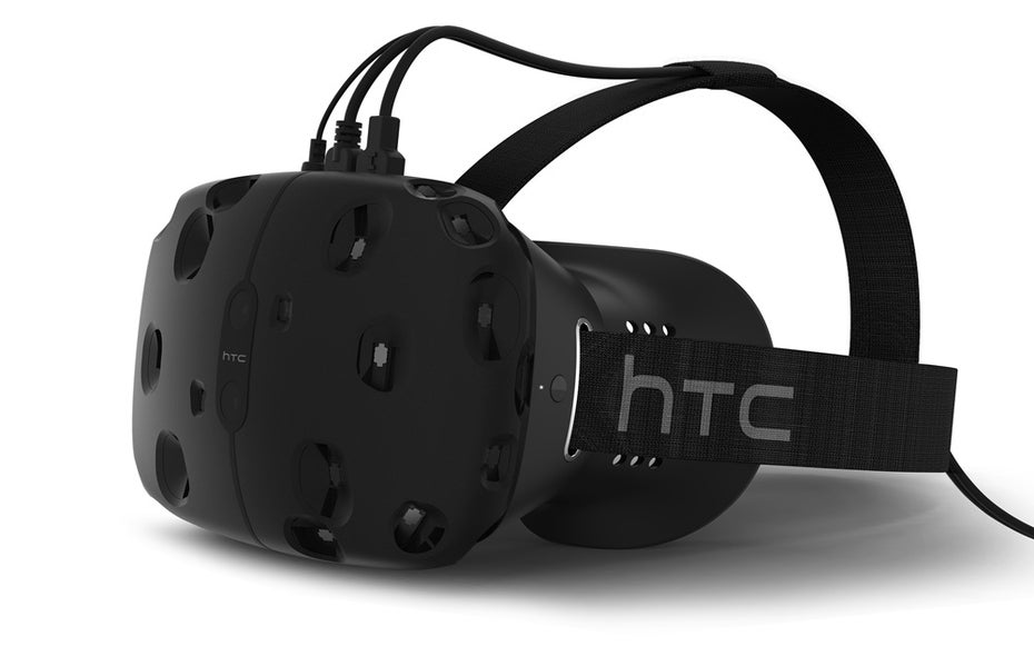 Die VR-Brille „Re Vive“ von HTC und Steam: Sieht in der Tat noch klobig aus, aber die virtuellen Welten, die mit der Brille dargestellt werden, sind beeindruckend (Bild: HTC)