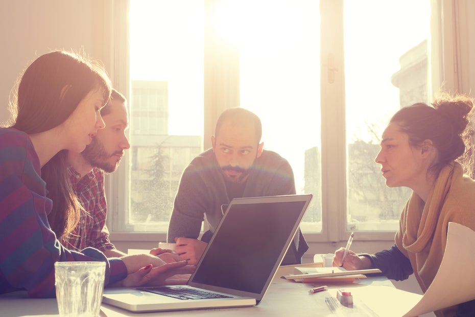 Arbeit im Team: Im digitalen Zeitalter haben Status und Arbeitsroutinen einen geringeren Stellenwert. (Foto: Shutterstock)