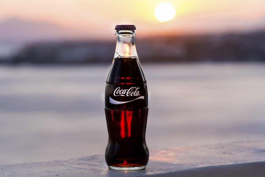 Klassisches Beispiel für eine Lovebrand: Coca Cola. (Foto: Boryana Manzurova / Shutterstock.com)