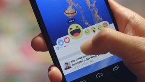 Android First: Facebook-Mitarbeiter müssen ihr iPhone zuhause lassen