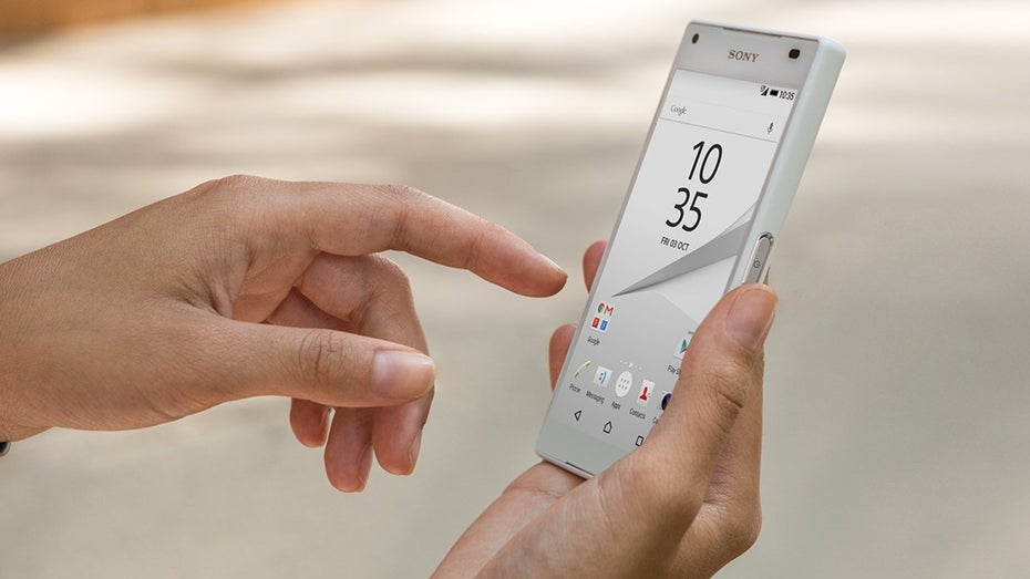 Das Sony Xperia Z5 compact ist ein kleiner Knubbel. (Bild: Sony