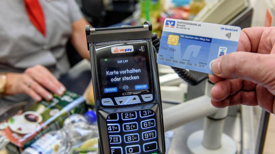 (Foto: Bvr) EC-Zahlungen per NFC: Volksbanken, Raiffeisenbanken und Sparkassen führen „girocard kontaktlos“ ein