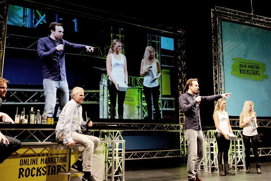 Westermeyer auf der Bühne der Online Marketing Rockstars 2015. (Foto: Online Marketing Rockstars)