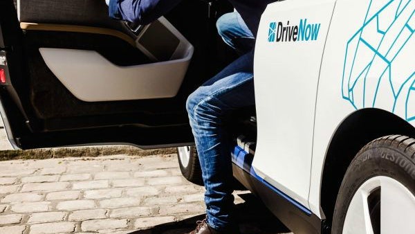 Drive Now von BMW und Sixt ist nur einer der Anbieter von Carsharing, die sich über das neue Gesetz freuen können. (Foto: BMW) Neues Carsharing-Gesetz belohnt Teilen von Autos