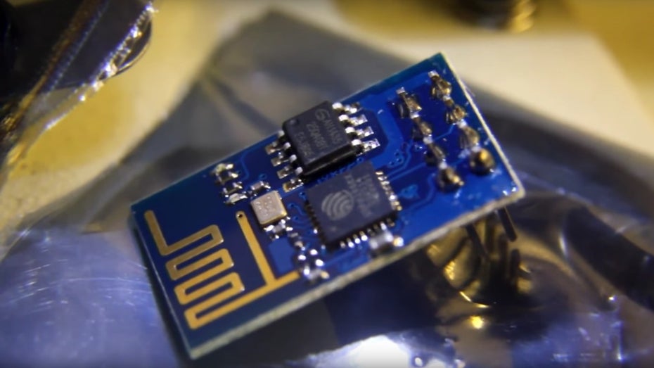 Ein Controller mischt die Bastlerszene auf: Wie der 5-Euro-Chip ESP8266 Arduino und Raspberry Pi abhängt Ein Controller mischt die Bastlerszene auf: Wie der 5-Euro-Chip ESP8266 Arduino und Raspberry Pi abhängt