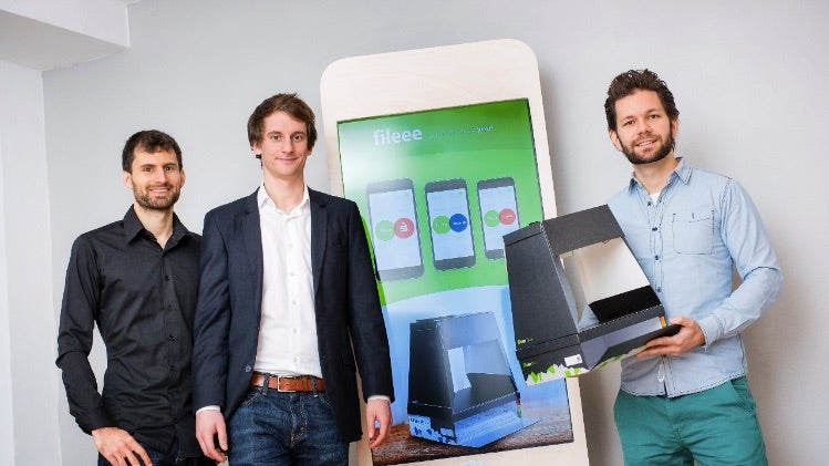 Arne Osthues, Marius Gerwinn und Eike Thies (v.l.n.r.) haben das Startup Fileee gegründet.(Foto: Fileee) Alle Dokumente in einer App: Wie das Startup Fileee den Aktenordner auf das Smartphone holen will