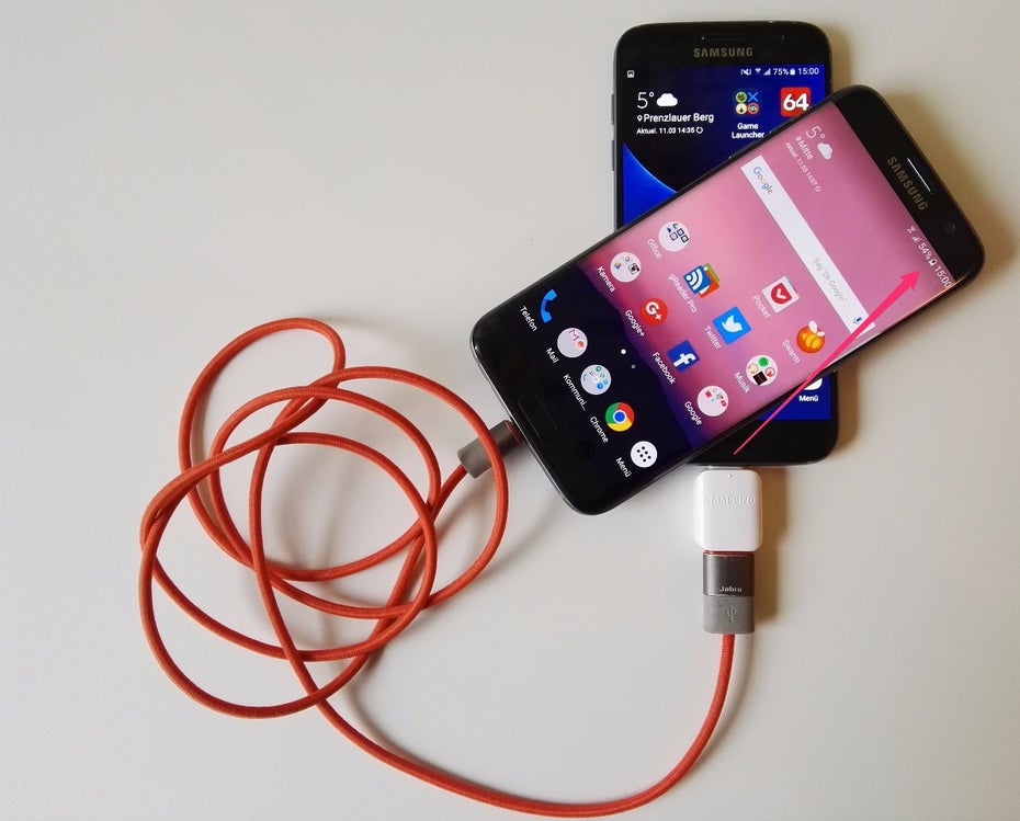 Samsung Galaxy S7-Tipp: Mit dem USB-Dongle macht ihr aus anderen Smartphone einen Akkupack. (Foto: t3n)