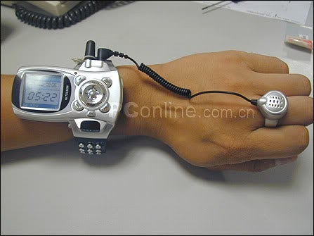 F88 Wrist Phone – Dick Tracy lässt grüßen. (Foto: 66Mobile)